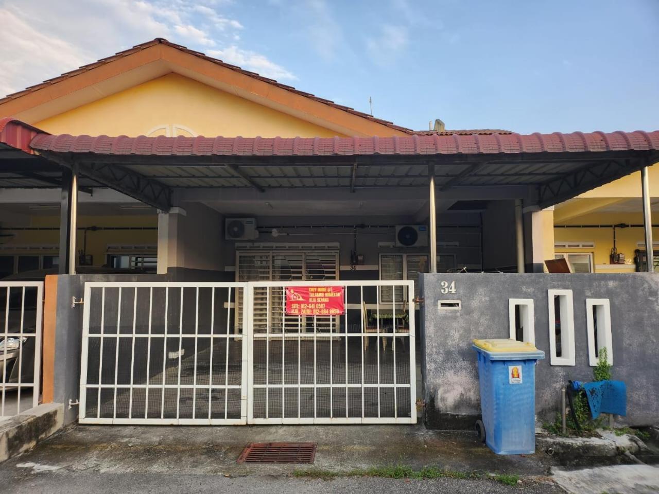 Villa Taufiq 34 Klia Sepang With 3 Airconds & Free Wi-Fi Banting  Exterior foto